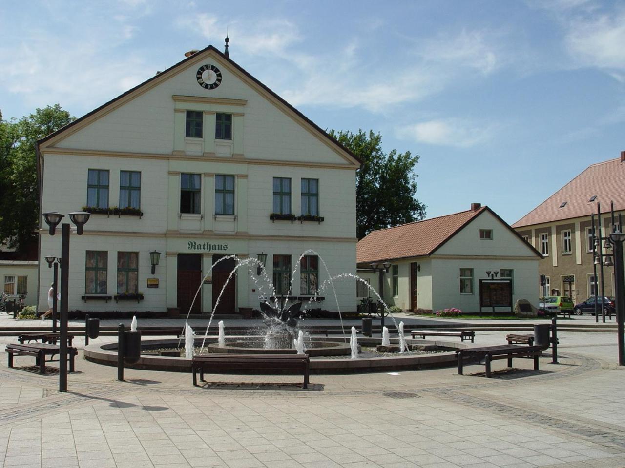 Wolfshotel Am Arendsee Арендзе Экстерьер фото